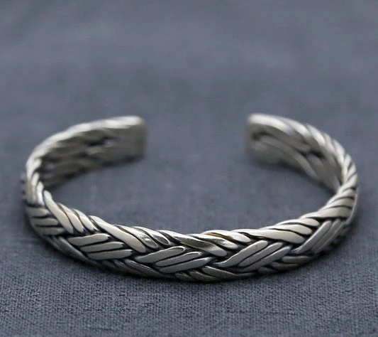 Elegant Sterling Silver Cuff Bracelet with Intricate Leaf Design