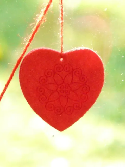 Handcrafted Felt Christmas Ornaments by Indian Artisans