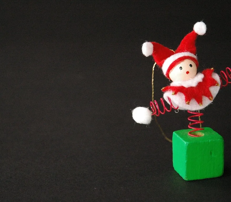 Ornements d’arbre de Noël en bois tourné (Ensemble de 4) Q4