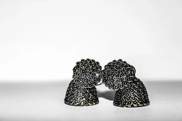Charger l'image dans la galerie, Radiant Earthbound Druzy Earrings