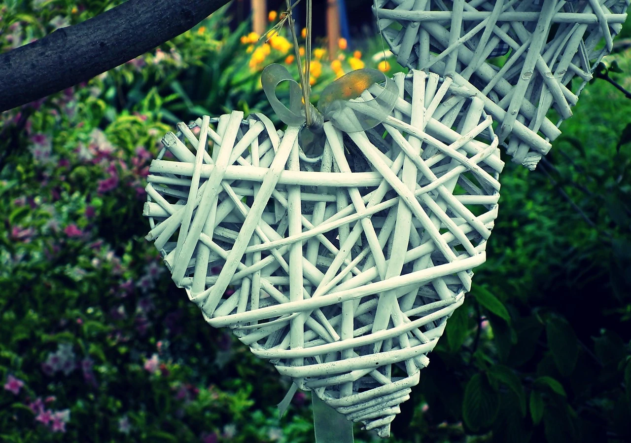 Artisanal Hand-Carved Hanging Hearts - Floral Elegance (Set of 2)