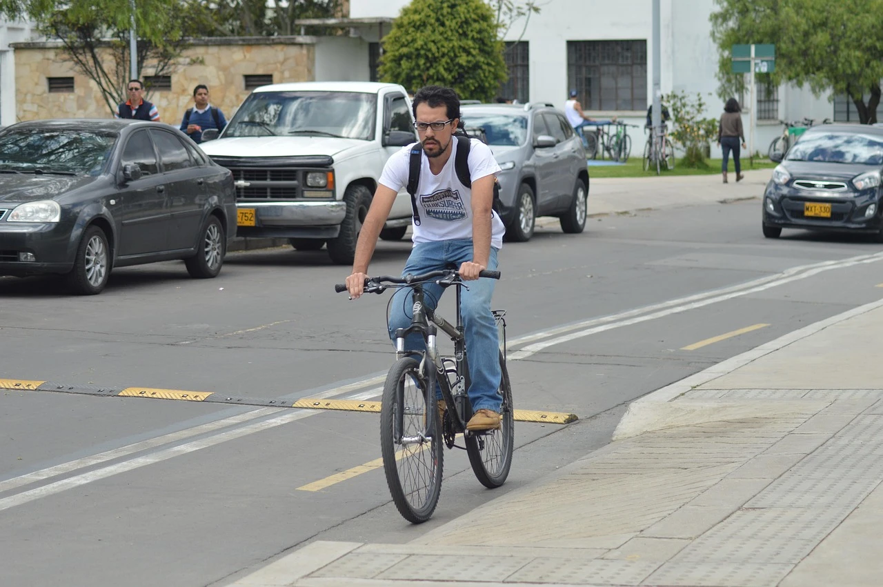 Cyclist's Silhouette: Chic Long Sleeve Tee